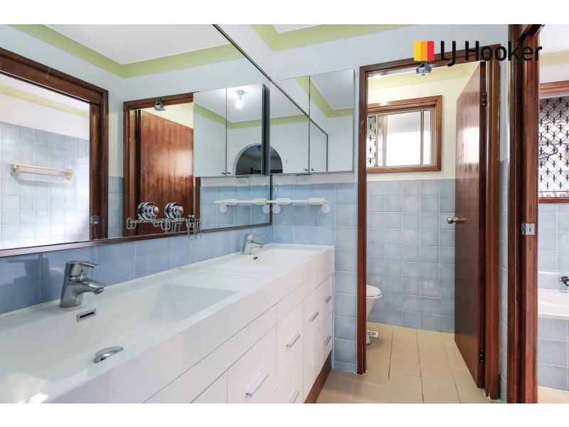 135 Sweethaven Road, Bossley Park NSW 2176