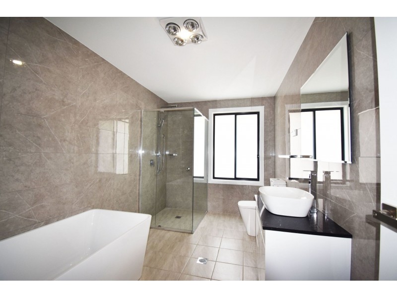 39 Pennyroyal Boulevard, Denham Court NSW 2565