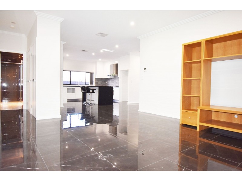 39 Pennyroyal Boulevard, Denham Court NSW 2565