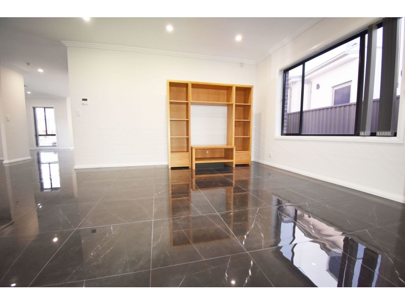 39 Pennyroyal Boulevard, Denham Court NSW 2565