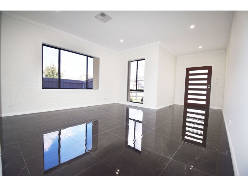 39 Pennyroyal Boulevard, Denham Court NSW 2565