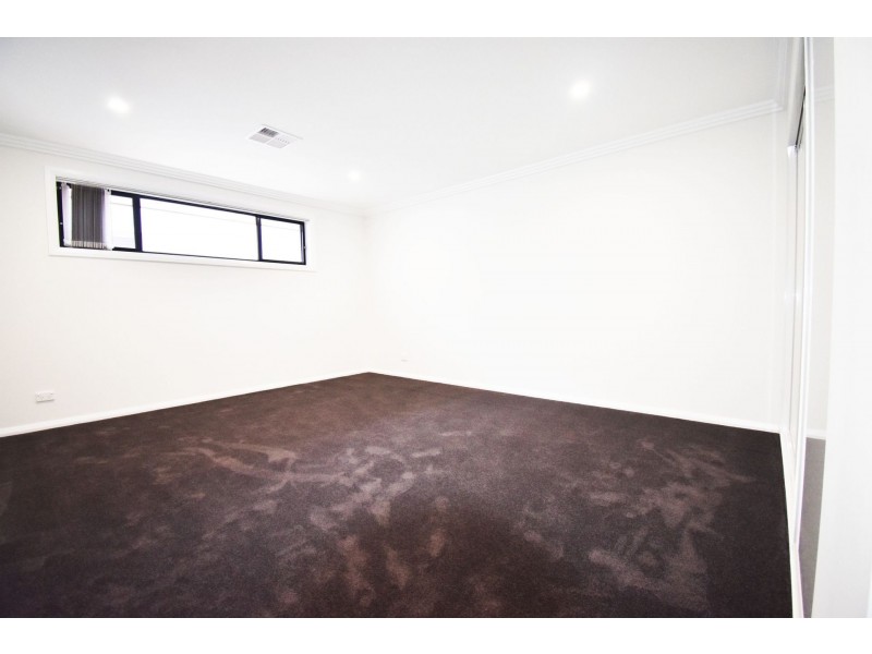 39 Pennyroyal Boulevard, Denham Court NSW 2565