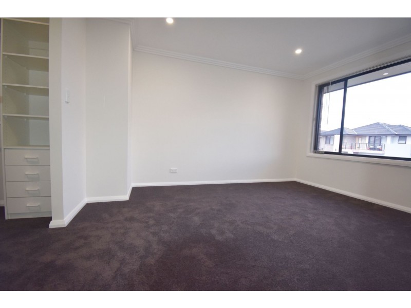 39 Pennyroyal Boulevard, Denham Court NSW 2565