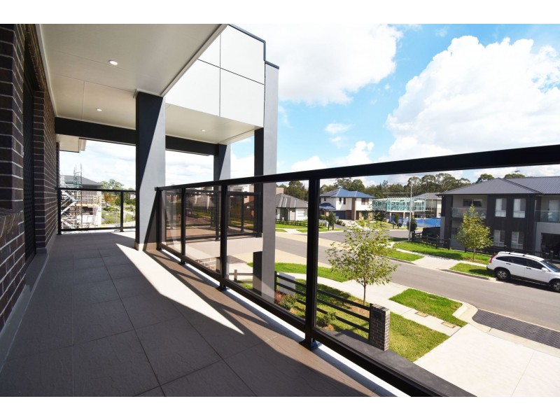 39 Pennyroyal Boulevard, Denham Court NSW 2565