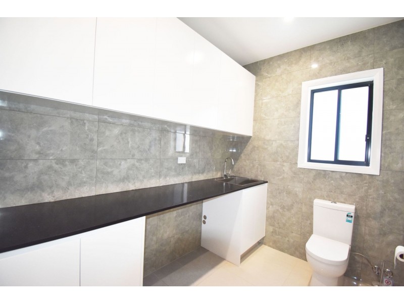 39 Pennyroyal Boulevard, Denham Court NSW 2565