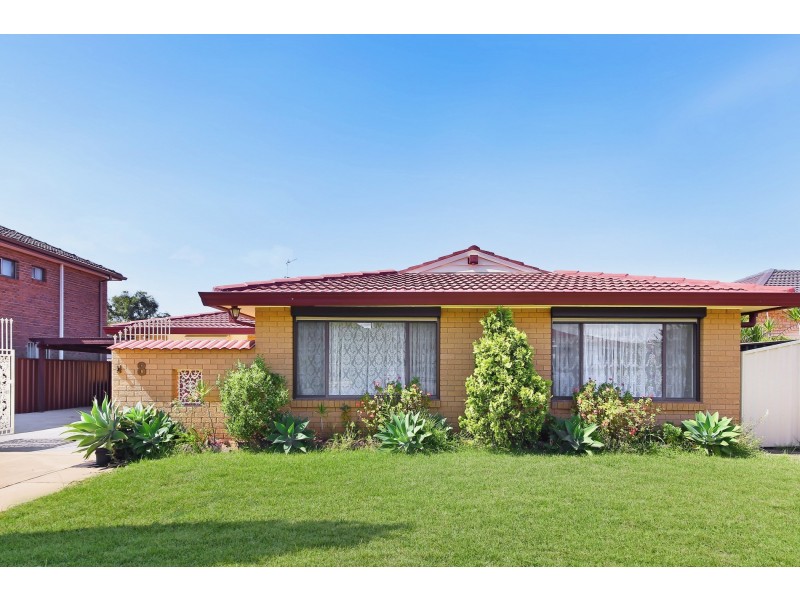 8 St Kilda Street, St Johns Park NSW 2176