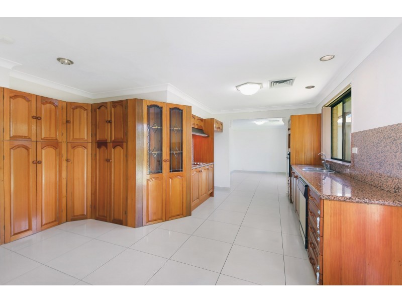 8 St Kilda Street, St Johns Park NSW 2176