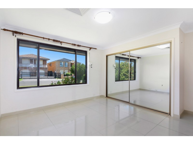 8 St Kilda Street, St Johns Park NSW 2176