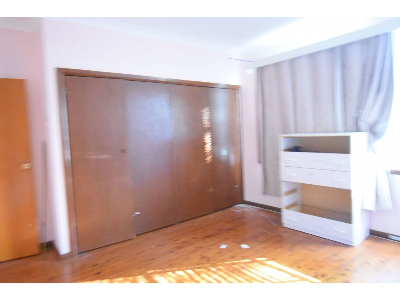 215 Croatia Avenue, Edmondson Park NSW 2174