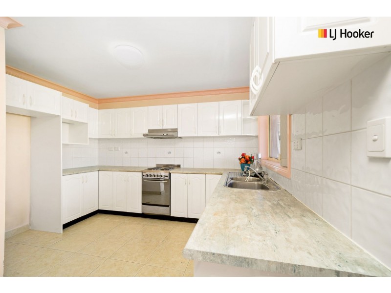 2/24 Wyong Street, Canley Heights NSW 2166