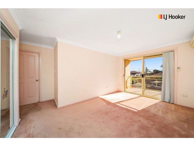 2/24 Wyong Street, Canley Heights NSW 2166