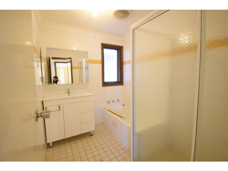 1 Merri Place, St Johns Park NSW 2176