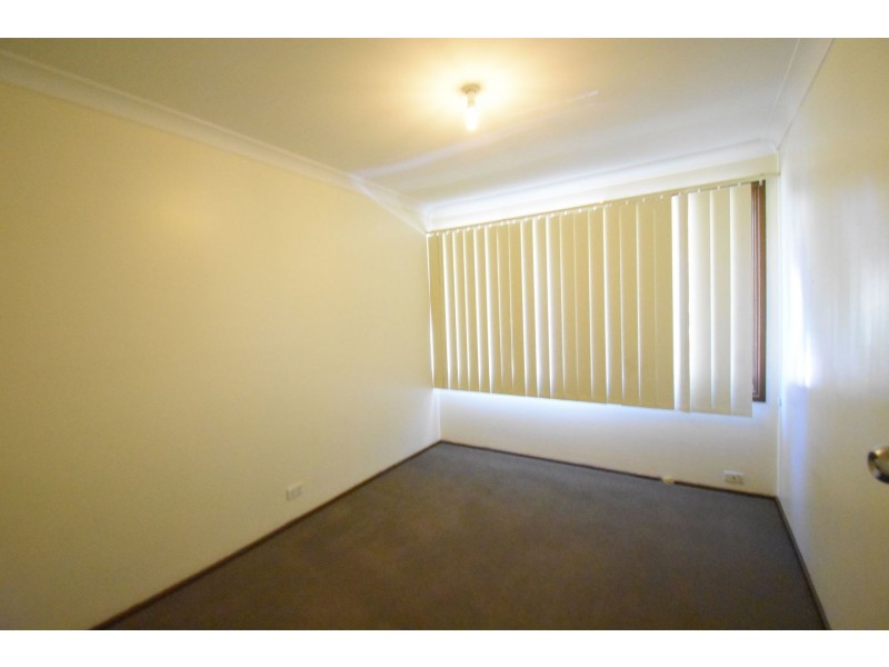 1 Merri Place, St Johns Park NSW 2176