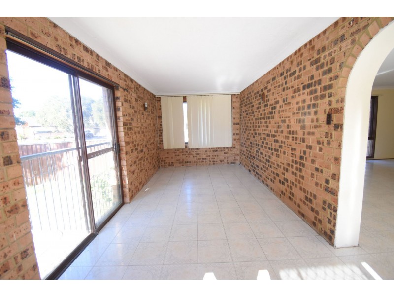 1 Merri Place, St Johns Park NSW 2176