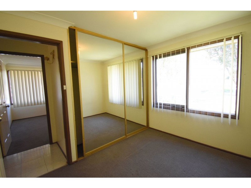 1 Merri Place, St Johns Park NSW 2176