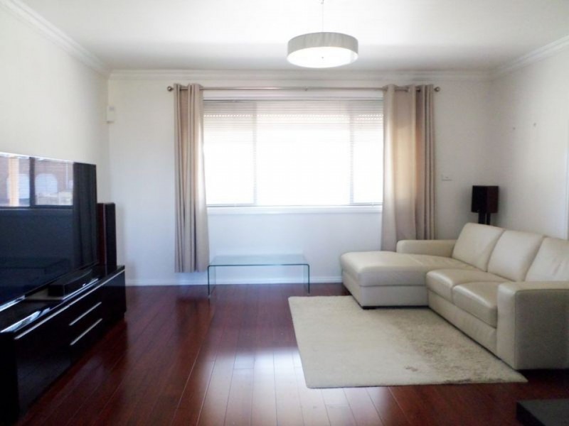 26 Flemington Street, St Johns Park NSW 2176