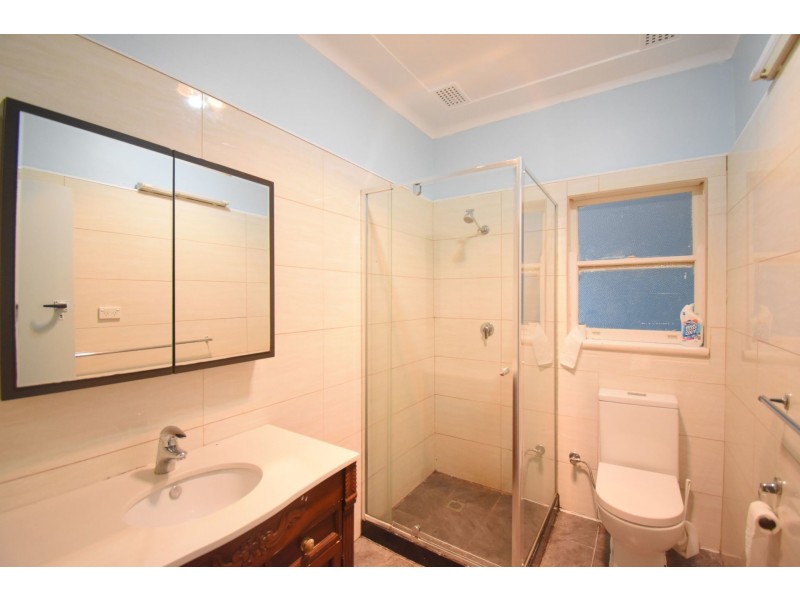5 Quest Avenue, Carramar NSW 2163