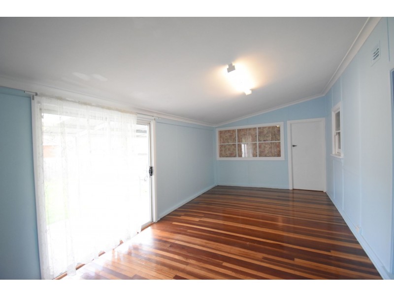 5 Quest Avenue, Carramar NSW 2163