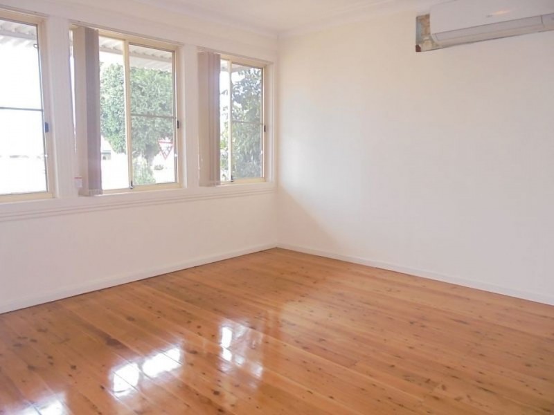 28 Coolibar Street, Canley Heights NSW 2166