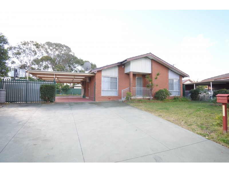 5 Coburg Place, St Johns Park NSW 2176