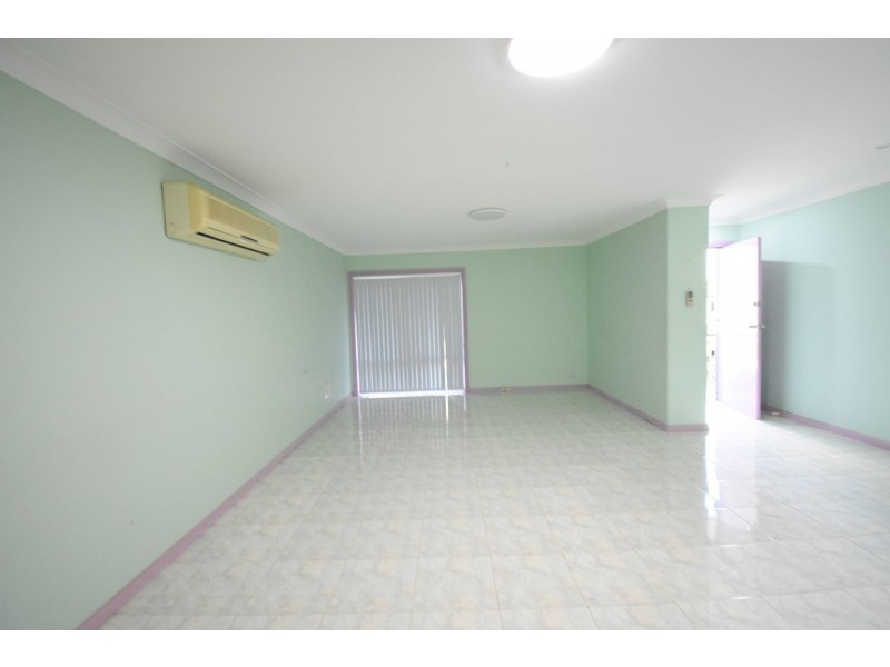 5 Coburg Place, St Johns Park NSW 2176