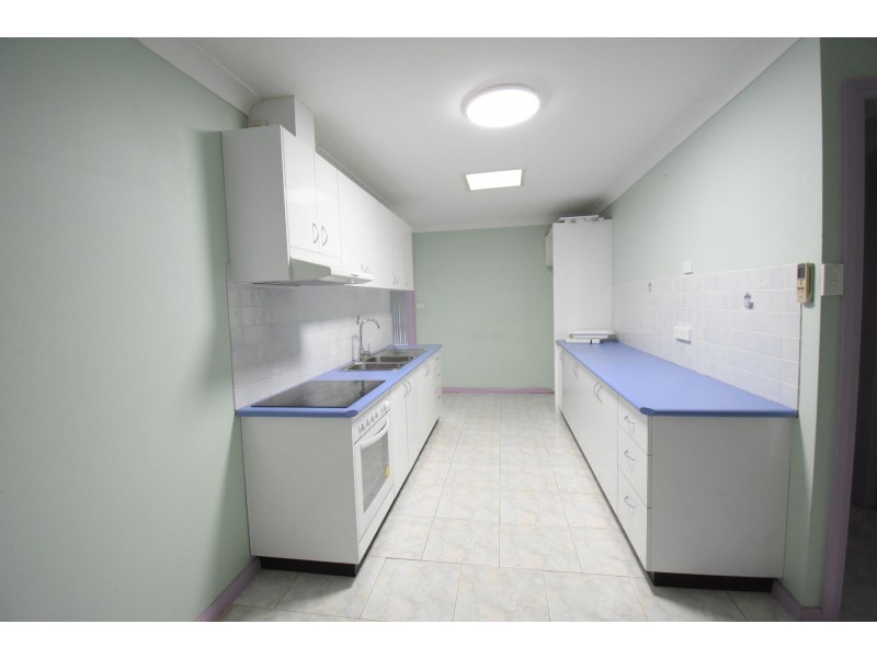 5 Coburg Place, St Johns Park NSW 2176