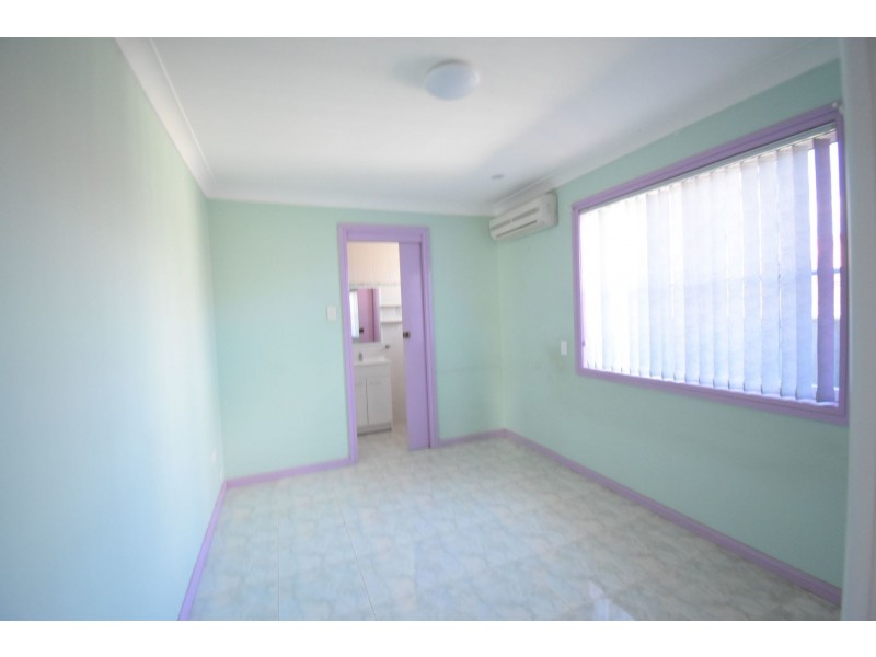 5 Coburg Place, St Johns Park NSW 2176