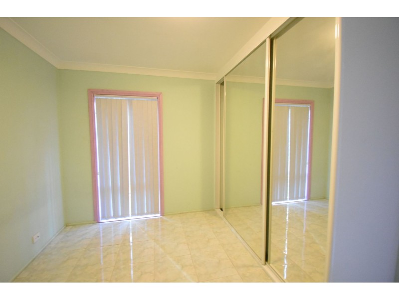 5 Coburg Place, St Johns Park NSW 2176