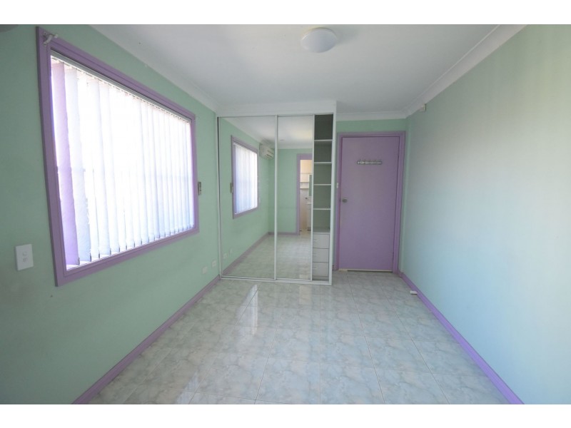 5 Coburg Place, St Johns Park NSW 2176