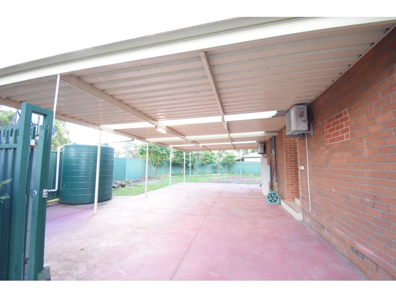 5 Coburg Place, St Johns Park NSW 2176