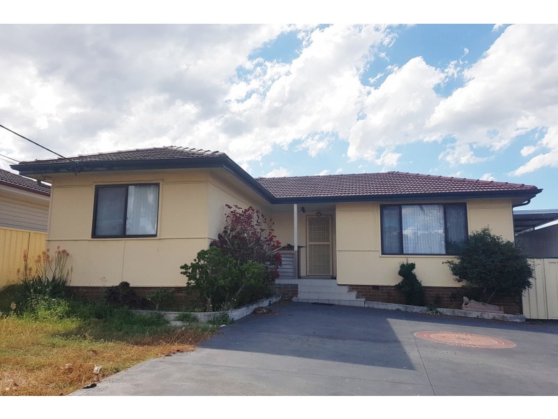 23 Dampier Crescent, Fairfield West NSW 2165