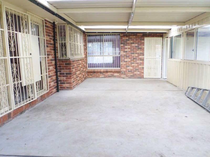 8 Crosio Place, Bonnyrigg NSW 2177