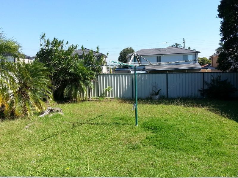 8 Stroker Street, Canley Heights NSW 2166