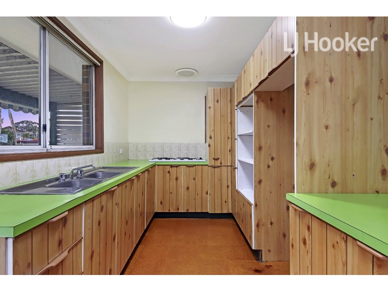 13 Malvern Close, St Johns Park NSW 2176