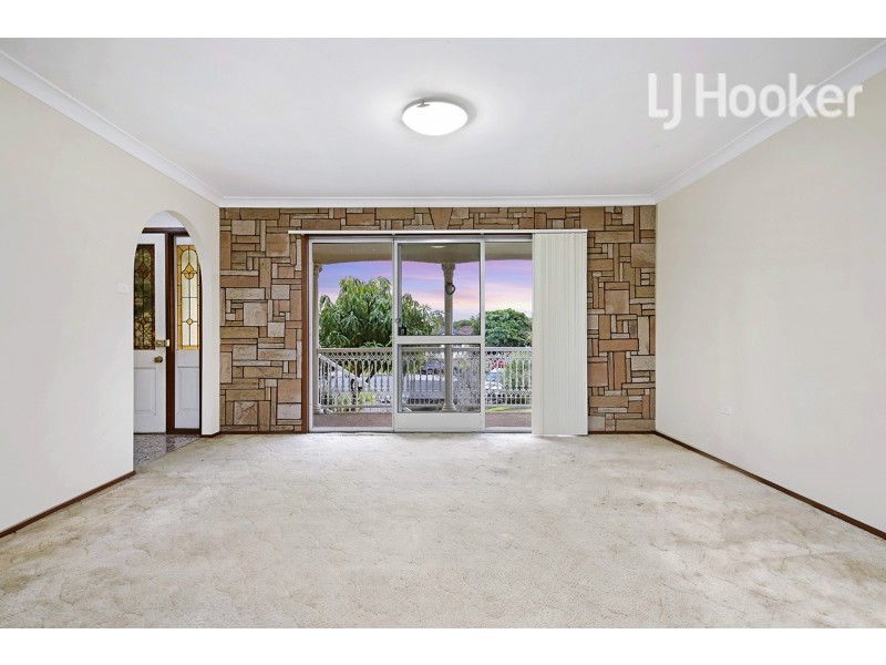 13 Malvern Close, St Johns Park NSW 2176