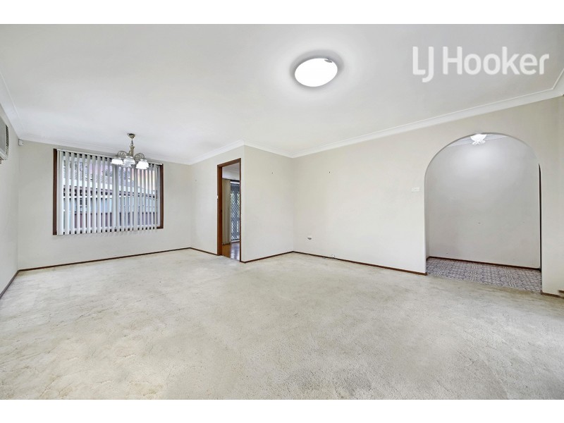 13 Malvern Close, St Johns Park NSW 2176