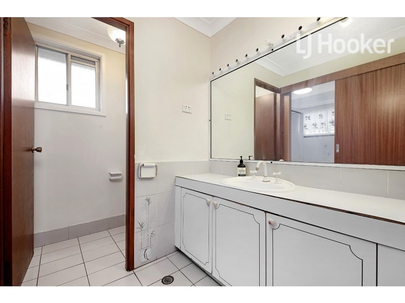 13 Malvern Close, St Johns Park NSW 2176