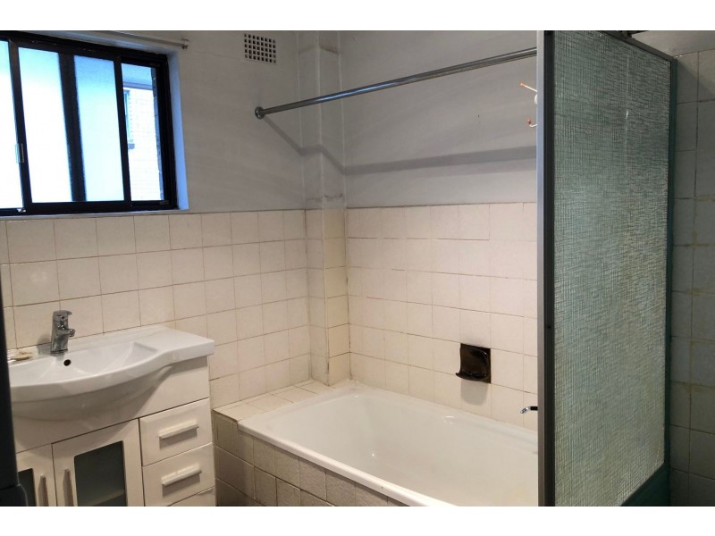 4/28 Hill Street, Cabramatta NSW 2166