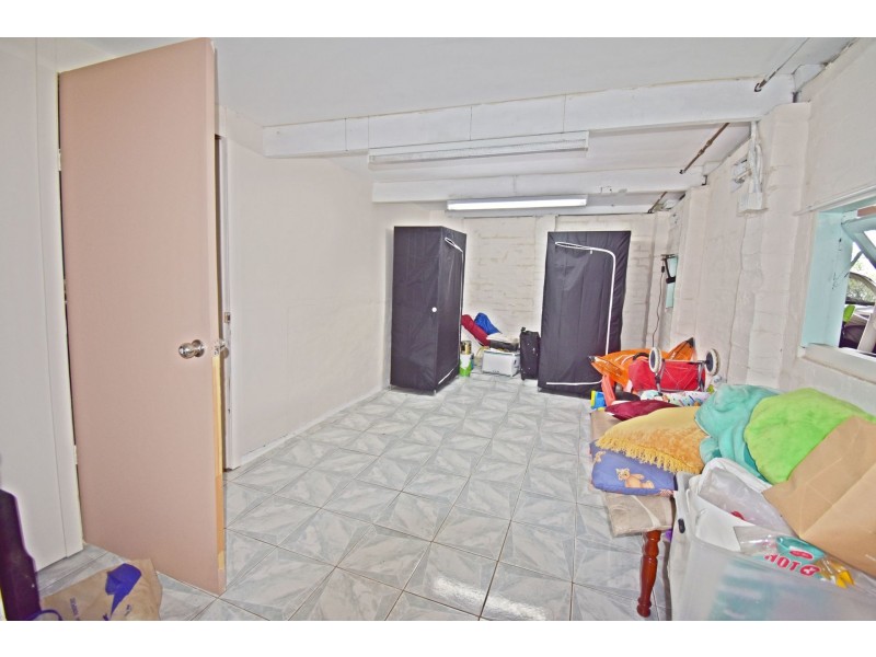 33 Smiths Avenue, Cabramatta NSW 2166