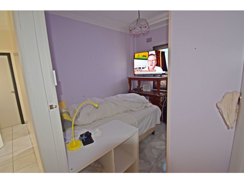 33 Smiths Avenue, Cabramatta NSW 2166