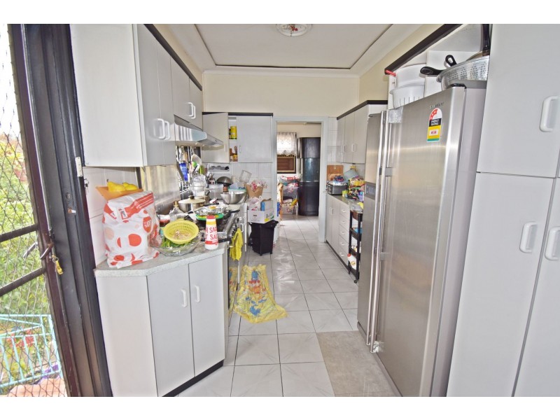 33 Smiths Avenue, Cabramatta NSW 2166