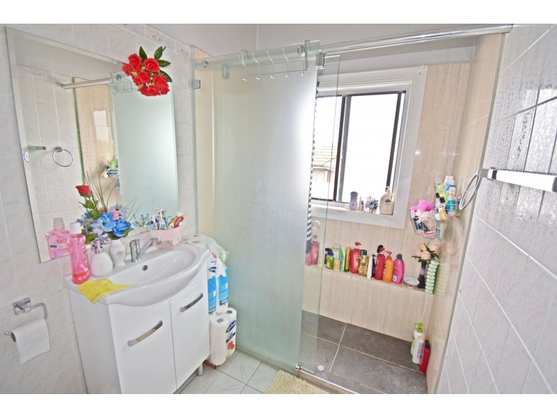 33 Smiths Avenue, Cabramatta NSW 2166