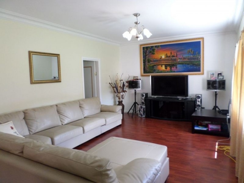 63 Madeline Street, Fairfield West NSW 2165