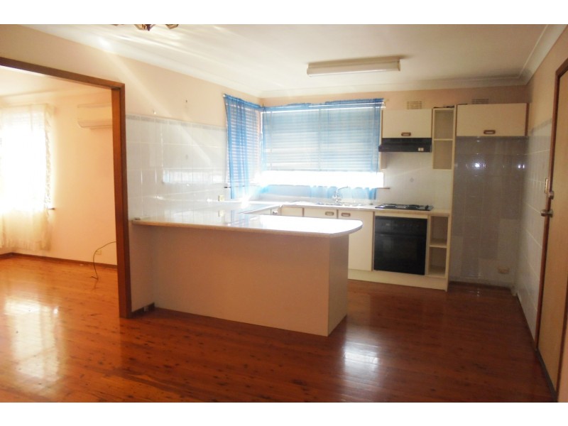 16 Hamersley Street, Fairfield West NSW 2165