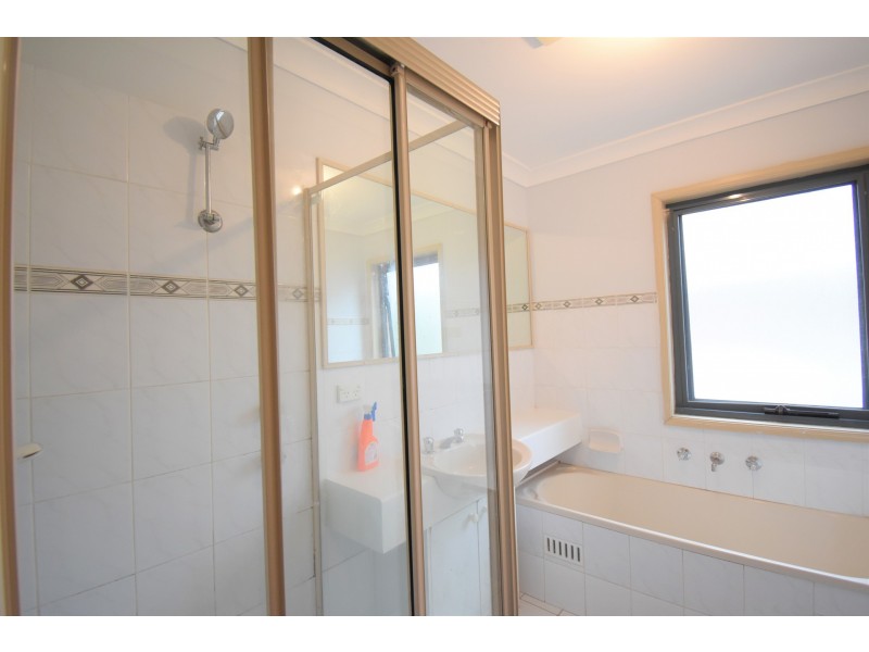 1/10 Fairlight Avenue, Fairfield NSW 2165