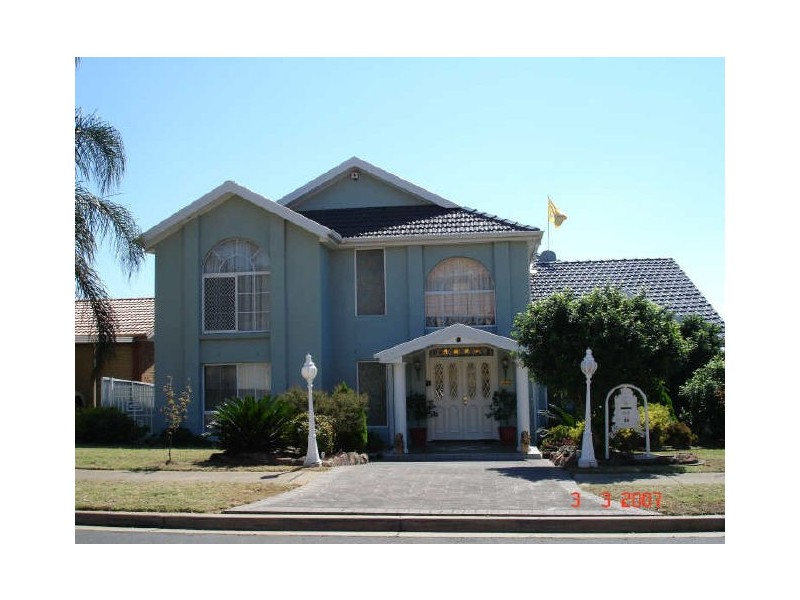 18 Rhys Place, Edensor Park NSW 2176