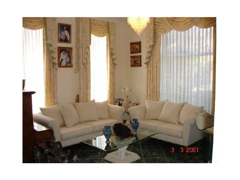 18 Rhys Place, Edensor Park NSW 2176