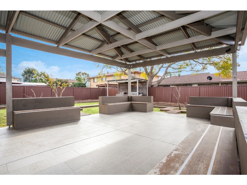 16 Rugby Crescent, Chipping Norton NSW 2170