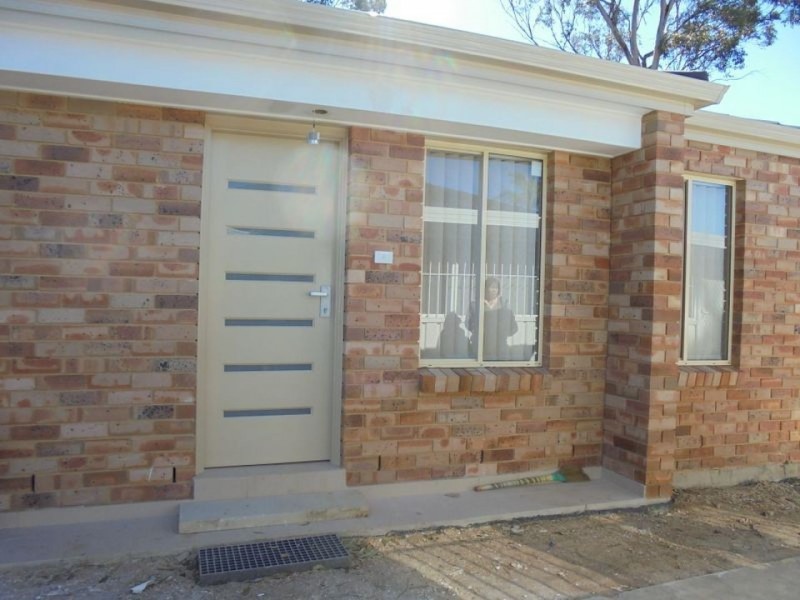 41A Buranda Crescent, St Johns Park NSW 2176