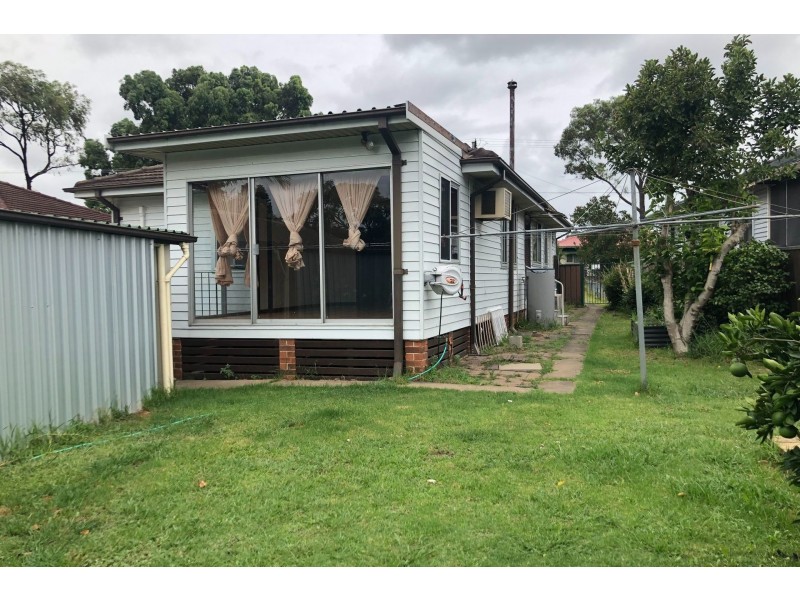 27 Glenwari Street, Sadleir NSW 2168